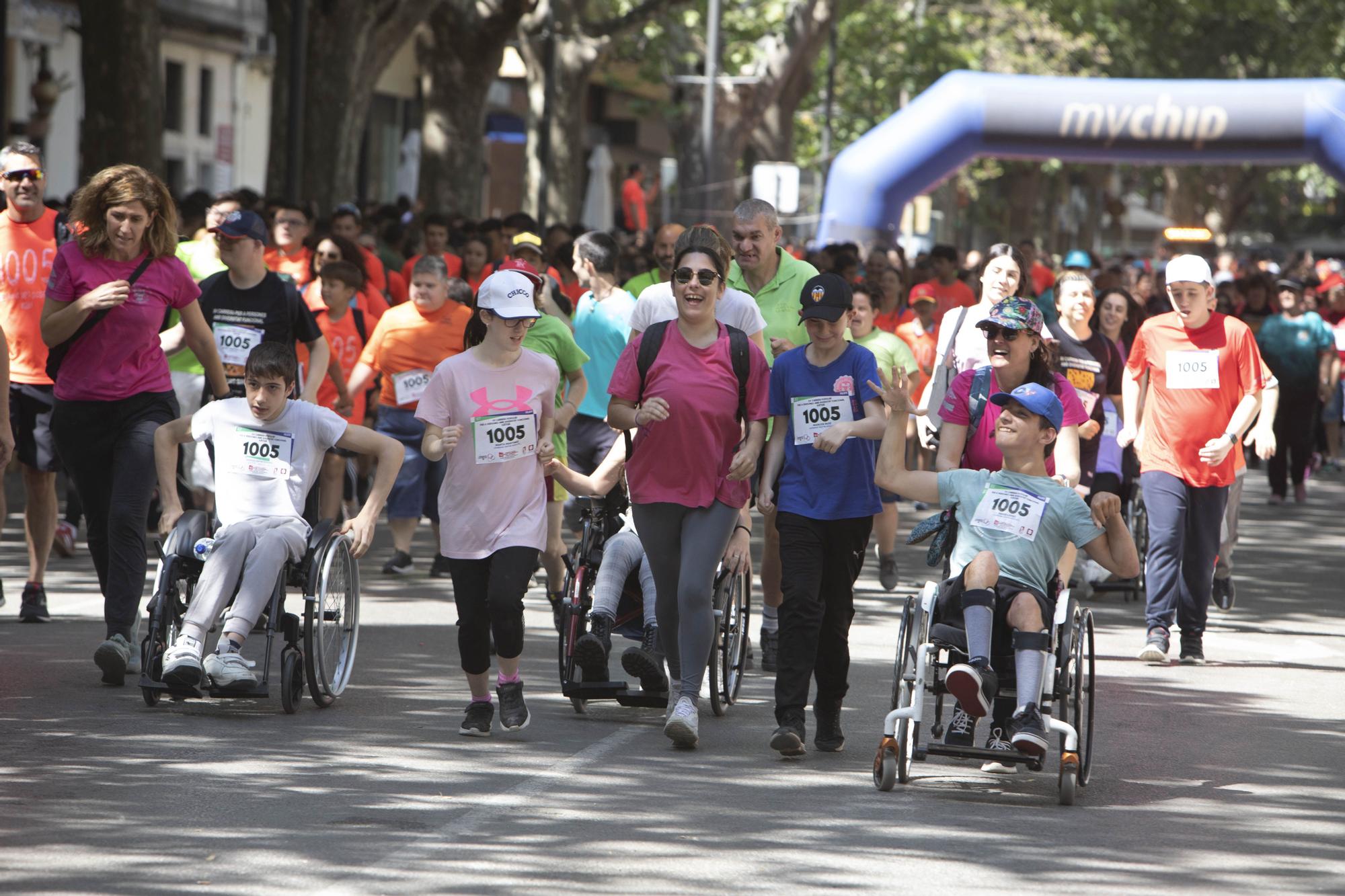 Más de 1.200 personas participan en la XV edición de la carrera de Aspromivise