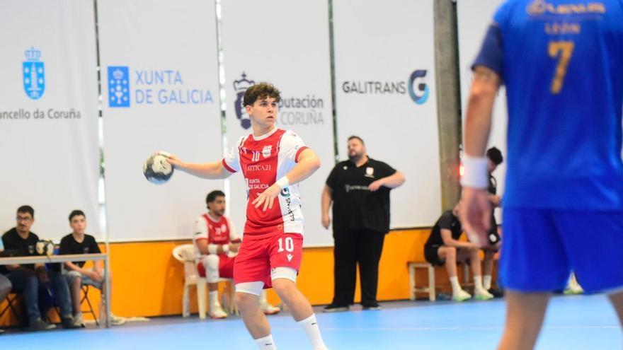 24-30 | Mario López muestra sus credenciales y el OAR golpea primero en el regreso a División de Honor Plata