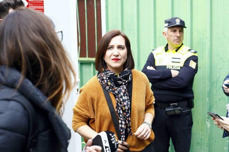 Escrache de los jardineros de FCC a Sara Fernández en la cincomarzada