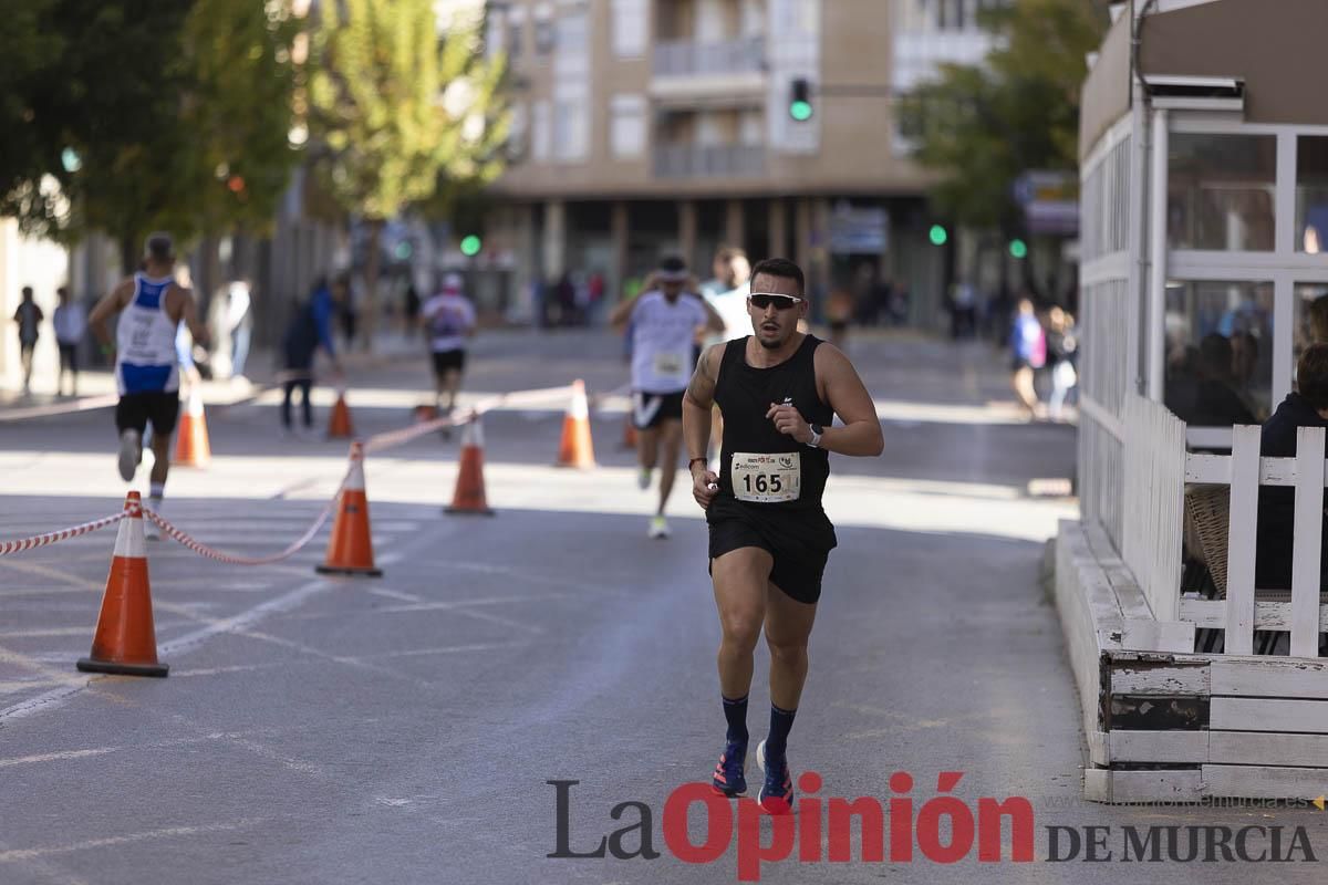 Carrera '10K Assota por ti' en Caravaca (salida y giro primera vuelta)