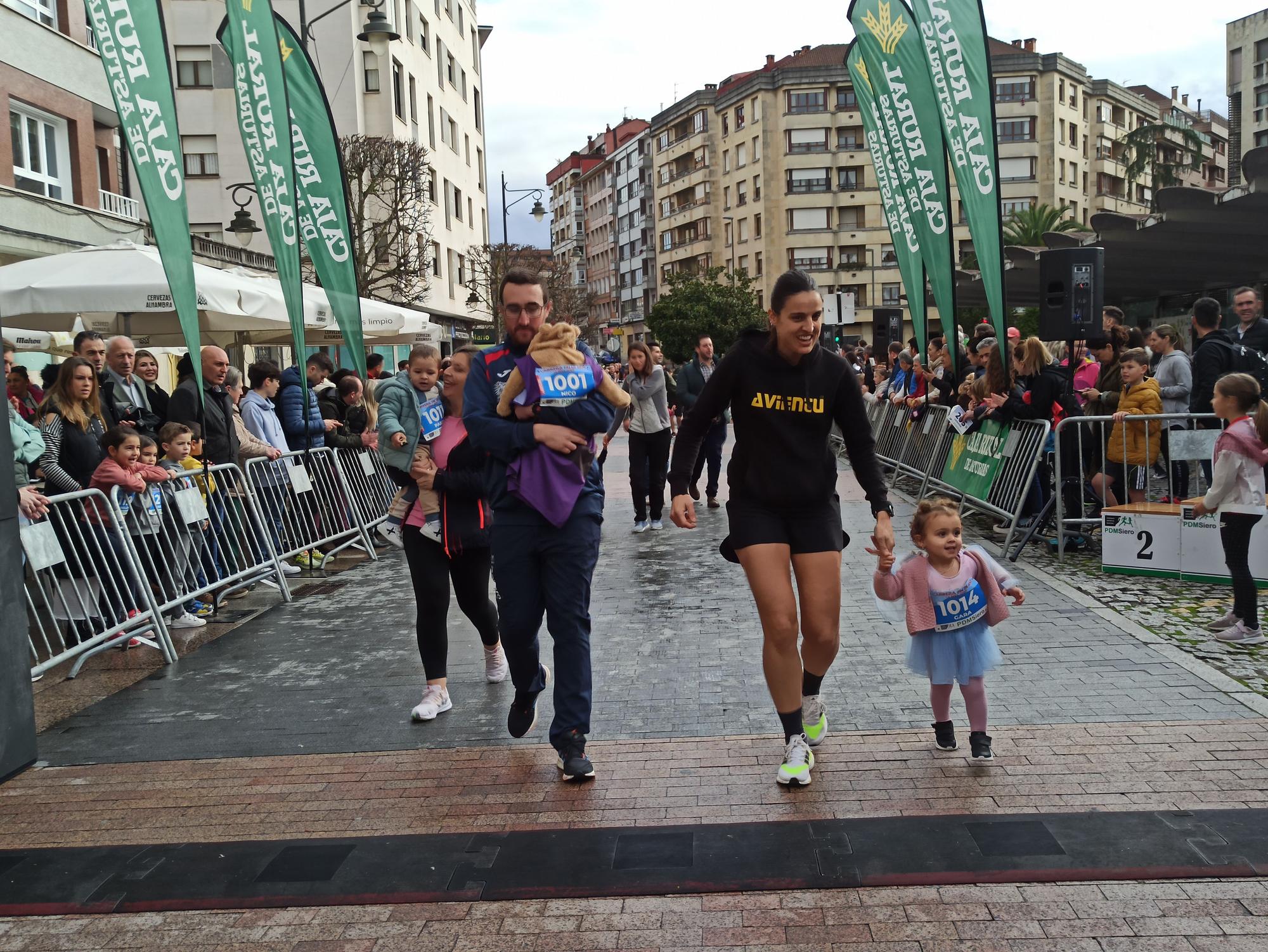 Casi 1.500 participantes disputan la carrera de Fin de Año de Pola de Siero