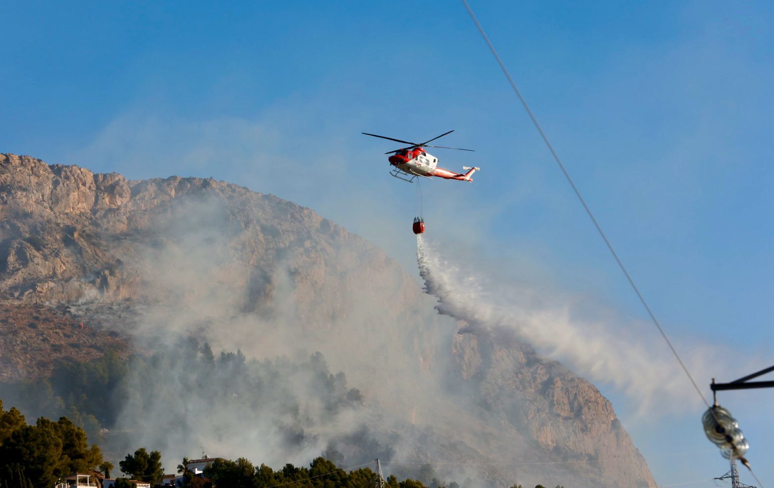 Estas son las imágenes del incendio de Altea Hills y el Mascarat