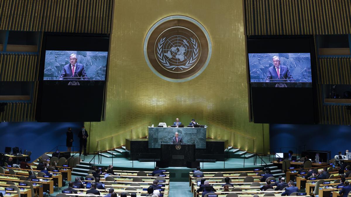 La ONU aprueba convocar una sesión especial de la Asamblea General sobre Ucrania.