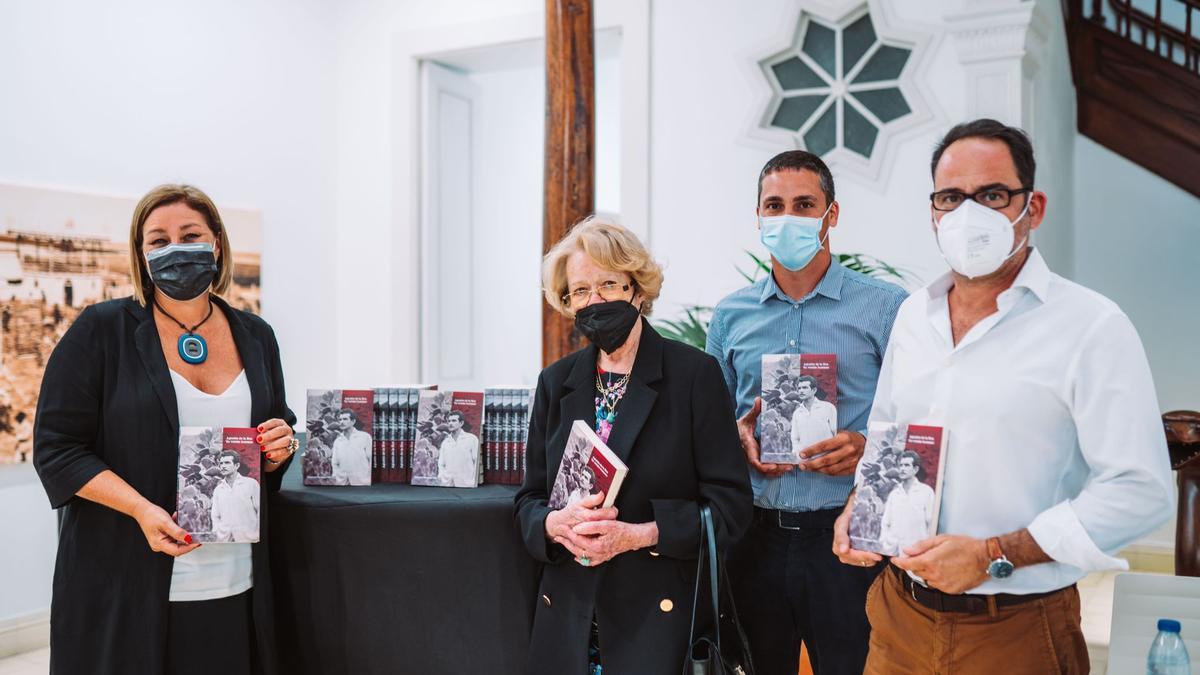 Presentación del libro de Agustín de la Hoz, ayer, en la Casa de la Cultura que lleva su nombre.