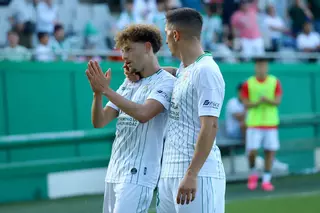El Córdoba CF no puede con el San Fernando en la capea de El Arcángel
