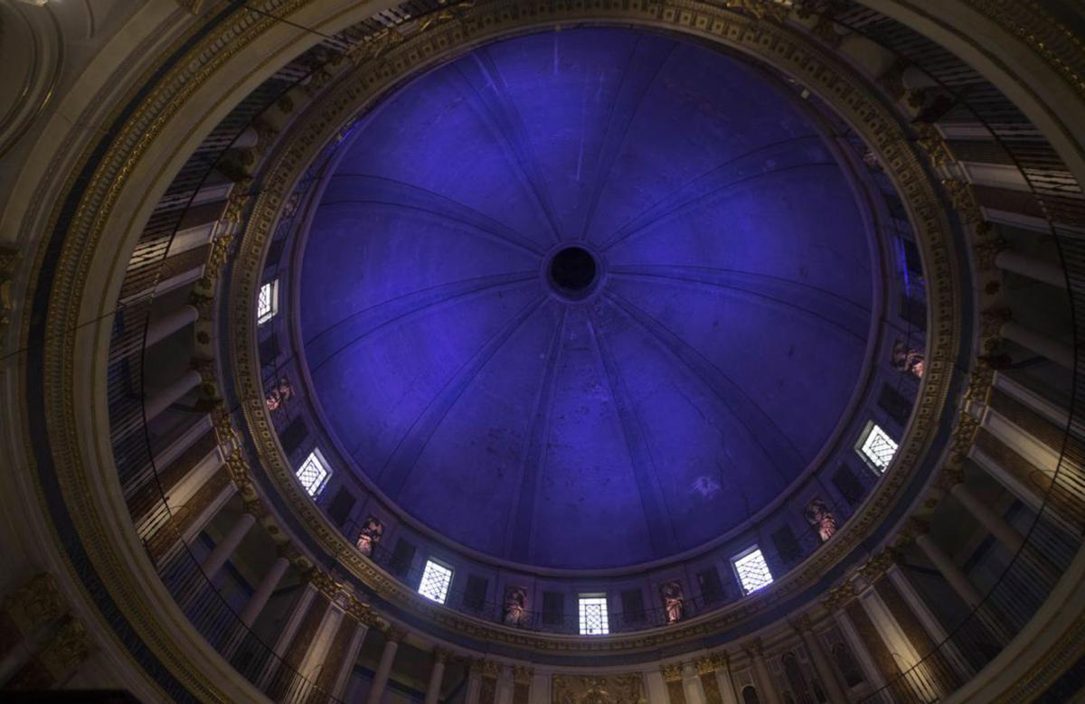 La enigmática grieta  que amenaza la cúpula del «Panteón valenciano»