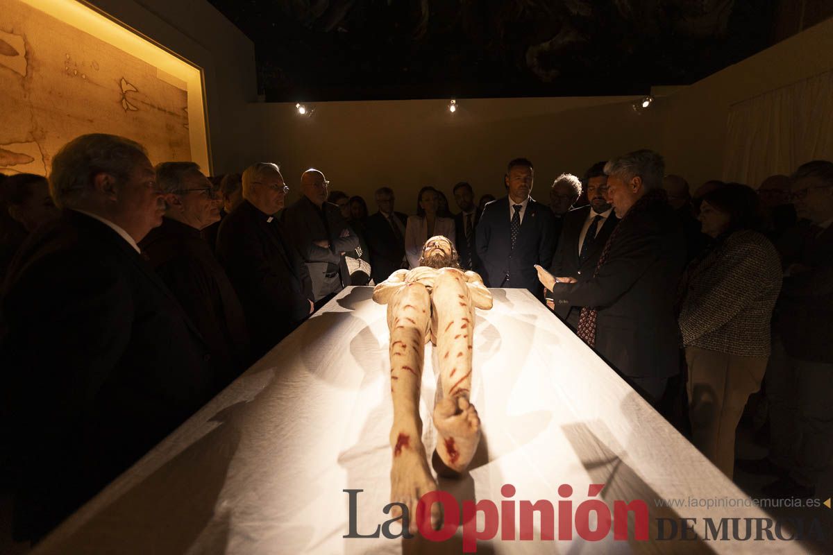 Así ha sido la inauguración de la exposición The Mystery Man en Caravaca. Descubre como es la muestra que atrae a miles de personas