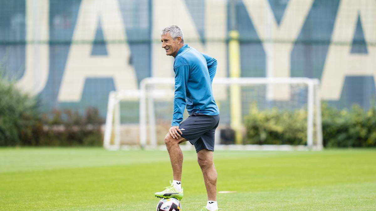 Quique Setién, entrenador del Villarreal CF, durante un entrenamiento.