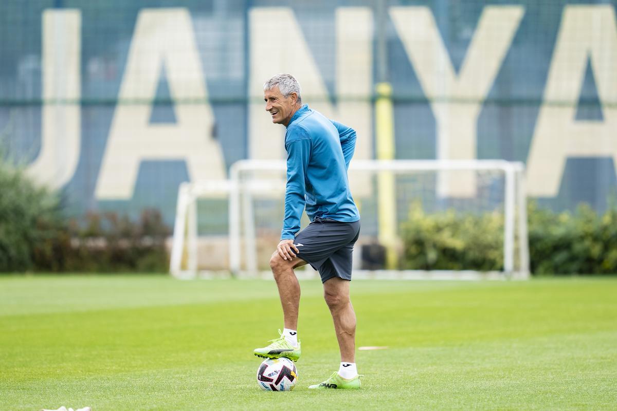 Quique Setién, entrenador del Villarreal CF, durante un entrenamiento.