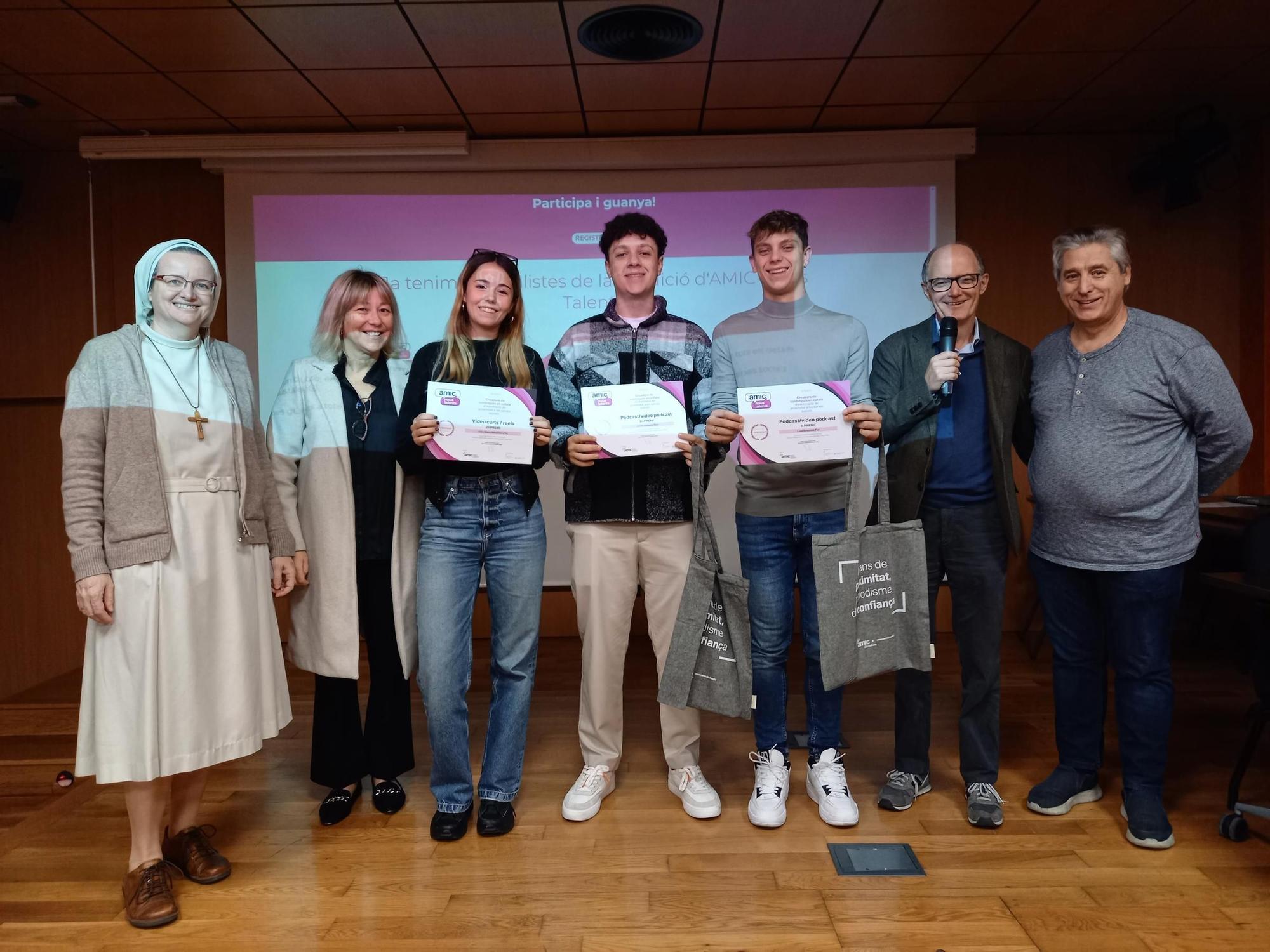 Tres estudiantes de Comunicación del CESAG ganan el premio AMIC-Nous Talents