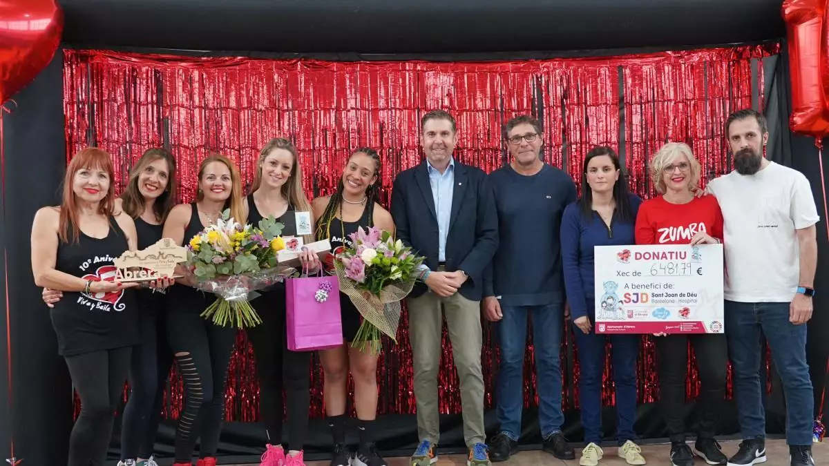 L’entitat abrerenca «Vive y Baila» celebra el seu 10è aniversari amb una festa solidària