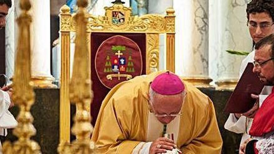 El óleo del Santo Crisma se consagra este año en Valencia