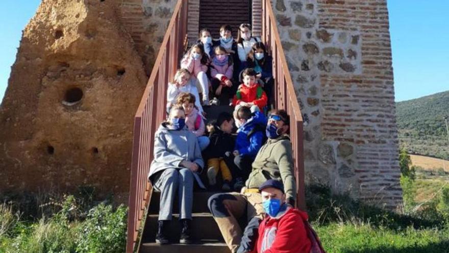 Visitaron el Torreón de La Lisalta. | SERVICIO ESPECIAL
