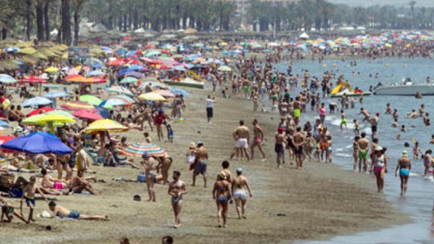 Las playas españolas ya vuelven a estar llenas hasta la bandera.