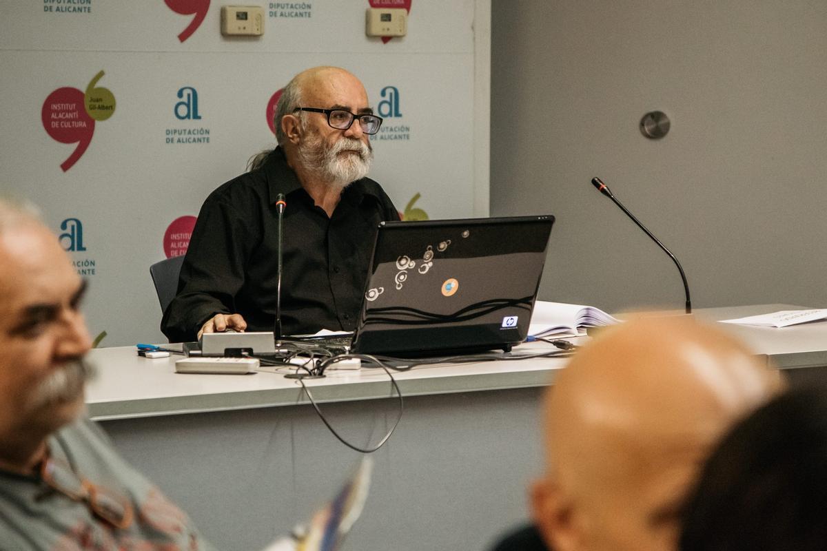 Guillermo Heras, en el Instituto Gil-Albert, sede de la Muestra de Autores en los últimos años.
