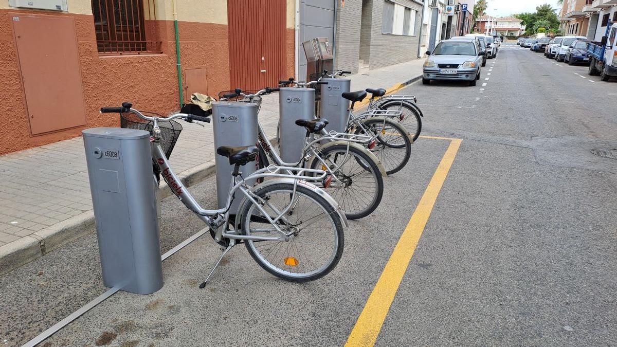 Torrellano estrena cuatro estaciones de BiciElx