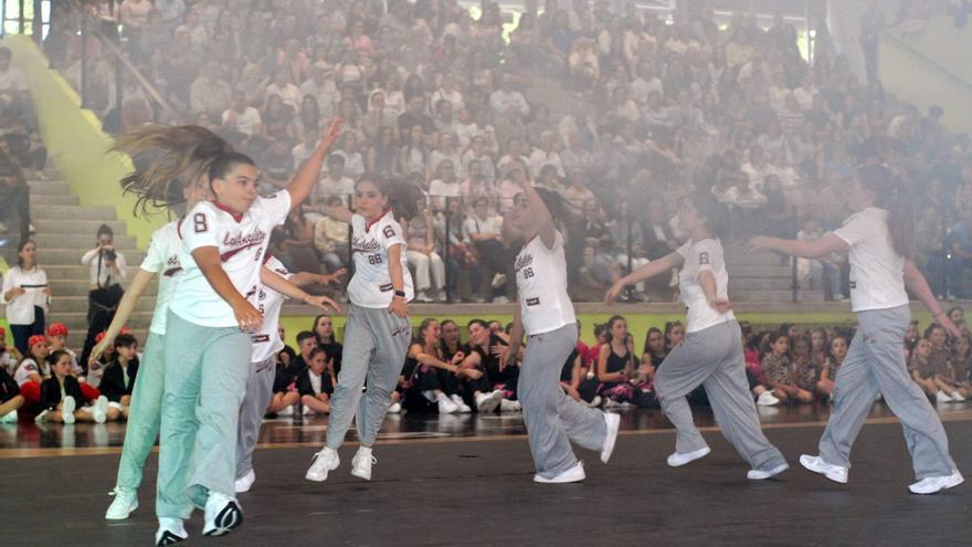 Máisquedanza conquista o Lalín Arena coa súa mostra solidaria