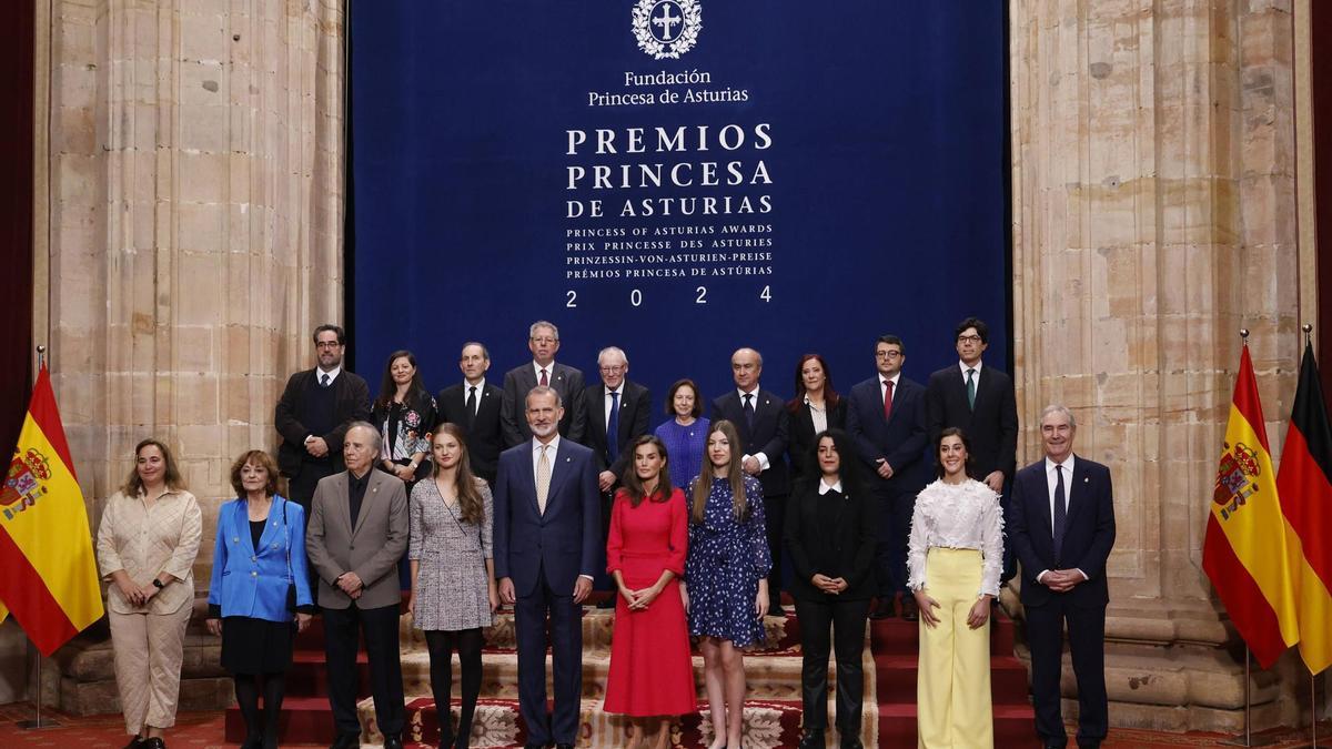 La Familia Real recibe en audiencia a los galardonados con el "Princesa de Asturias"