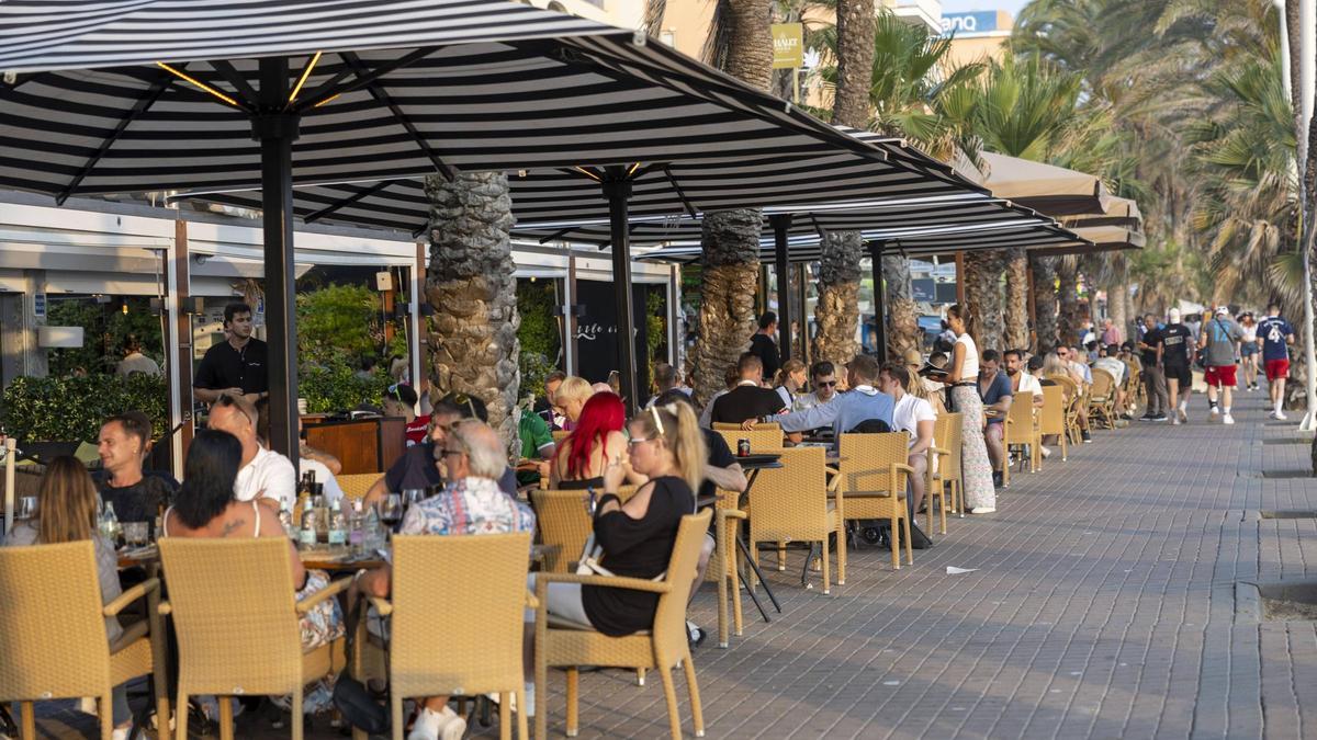 La restauración llamará a sus fijos discontinuos «una o dos semanas antes de Semana Santa».