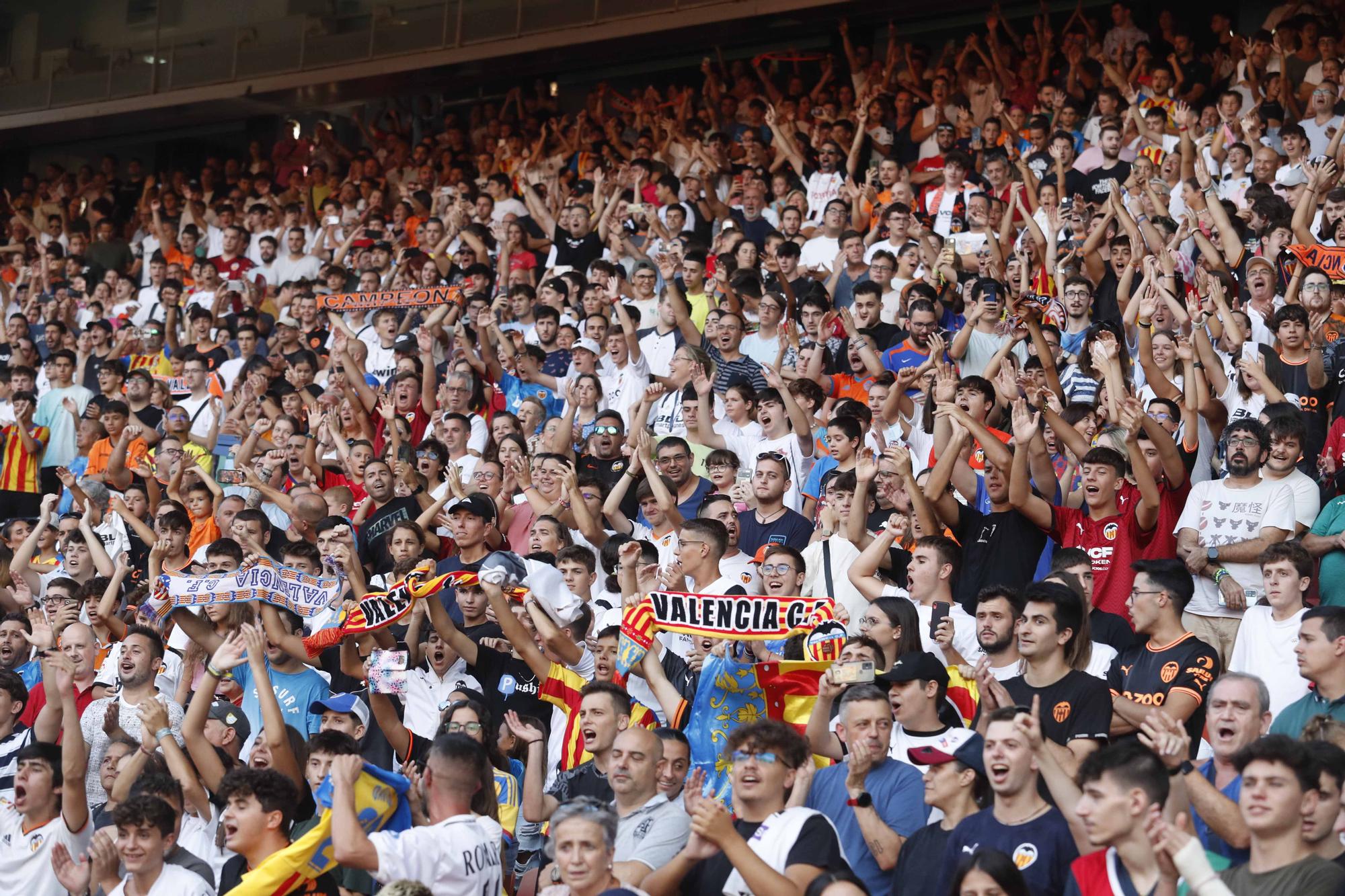 Búscate en la presentación de los fichajes del Valencia CF