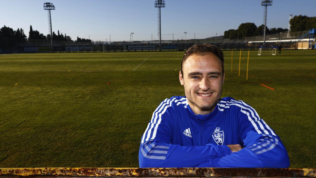 Lasure posa en la Ciudad deportiva antes de su salida de la entidad zaragocista.