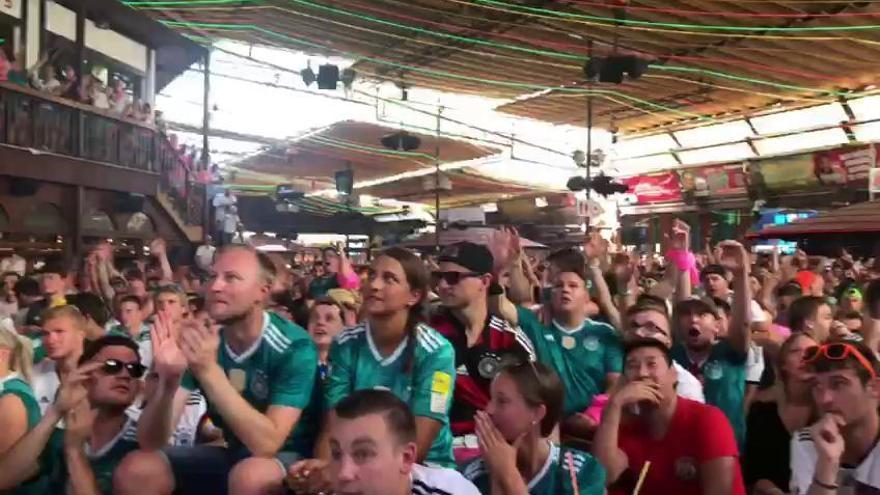 So reagiert der Bierkönig nach dem Schlusspfiff des Deutschland-Spiels