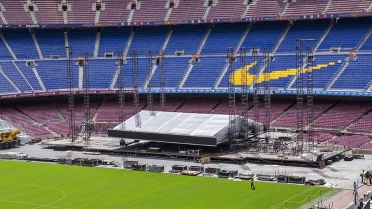 Montaje del escenario para el concierto de BRUCE SPRINGSTEEN en el Camp Nou