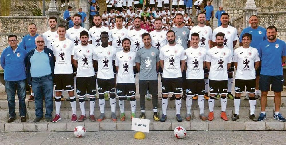 Llosetense presenta sus equipaciones