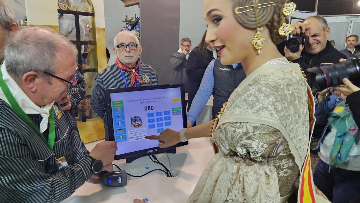 La votación se realiza en el ordenador de la salida