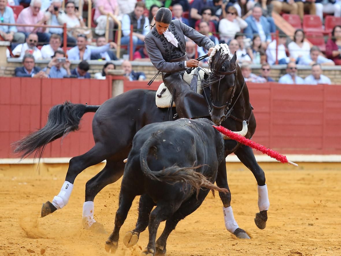 Andy Cartagena y Diego Ventura salen a hombros