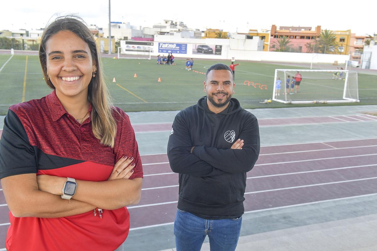 La entrenadora de voleibol del Club, Cristina Cabrera, y el coordinador, Borja Martín.