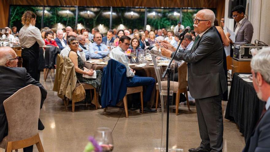 El decano de Coeticor, durante su intervención en la cena. | LOC