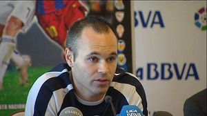 Andrés Iniesta assegura que el Barça no pensa en la possibilitat de perdre el partit d’anada de la Supercopa al Bernabéu.