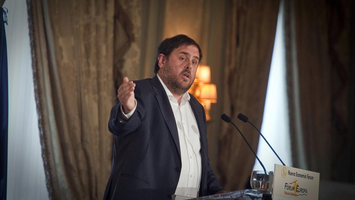 Oriol Junqueras, durante su intervención en el foro de Nueva Economía, este jueves en Barcelona.