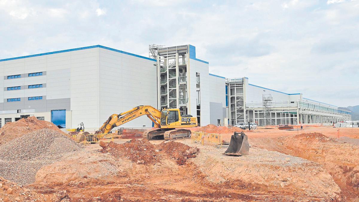 Obras en el centro logístico en Onda, que la compañía prevé abrir en primavera