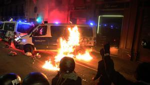 Una prova desmunta l’acusació contra la detinguda per cremar una furgoneta policial