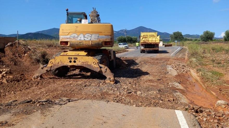 Estado de la carretera de Cosuenda el jueves pasado tras el paso de las tormentas