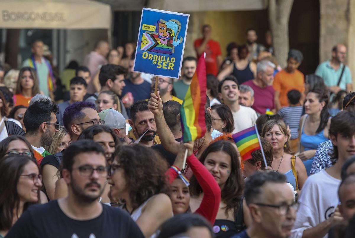 Concentración en Elche el pasado verano por el Día del Orgullo LGTBI