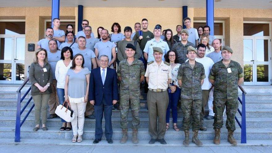 Defensa clausura en la base de Cerro Muriano el taller de empleo &#039;Las Encinas&#039;