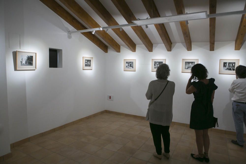 Eliseo Pascual inaugura la exposición de fotografía «Las luces de Torre Juana».