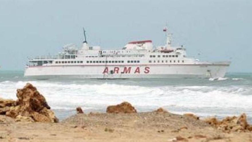 El barco ‘Assalama’ que naufragó en la costa de Tarfaya.