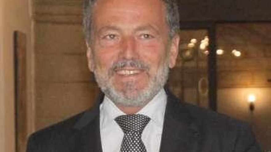 Agustín Hernández.