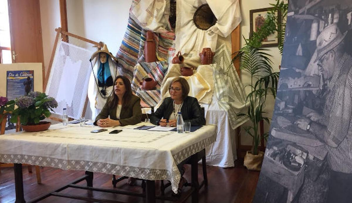 La alcadesa, Carmen Hernández, y la concejala de Cultura, Marta Hernández.