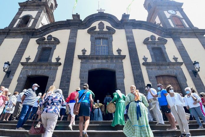 Lloran bucios por María, la no romería de Santa María de Guía