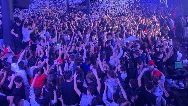23/12/21 ultima noche de discotecas abiertas antes de las restricciones por el Covid coronavirus Discoteca COCOA Mataró FOTO: El Periódico