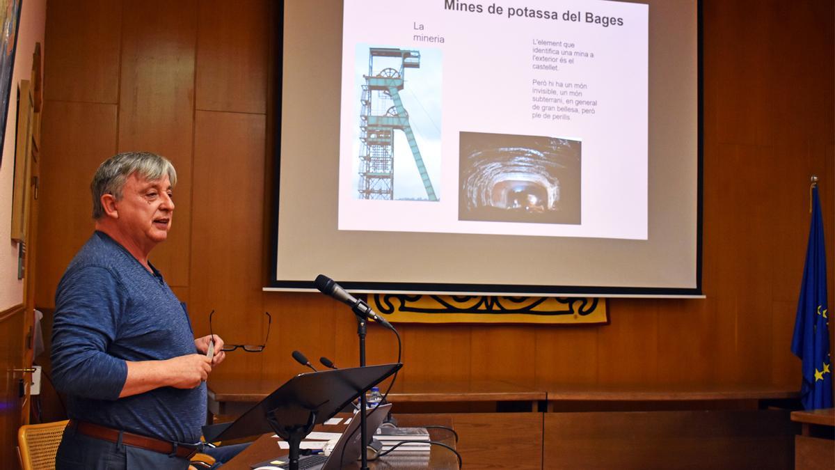 Albert Fàbrega, durant la presentació del llibre