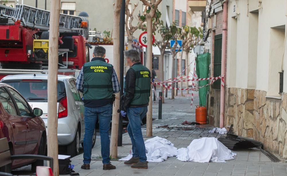 Dos muertos en un virulento fuego en una vivienda de Alicante