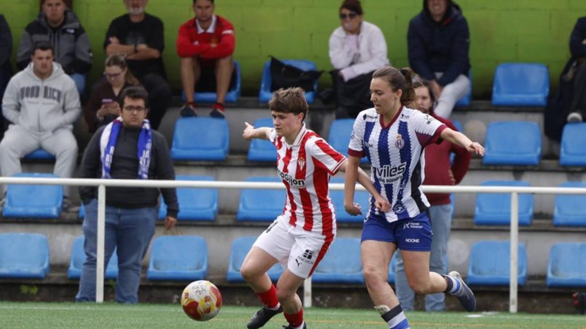Una jugada del último Avilés Femenino-Sporting. | MIKI LÓPEZ