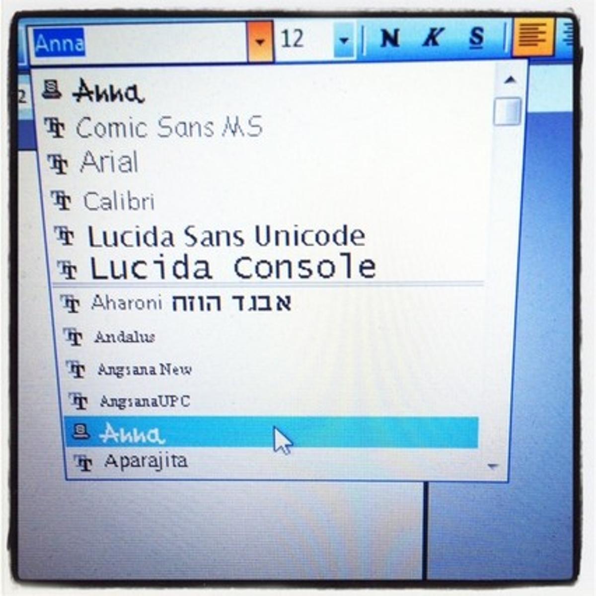 La tipografia d’Anna Vives en Microsoft Word. La tipografia d’Anna Vives en Microsoft Word.