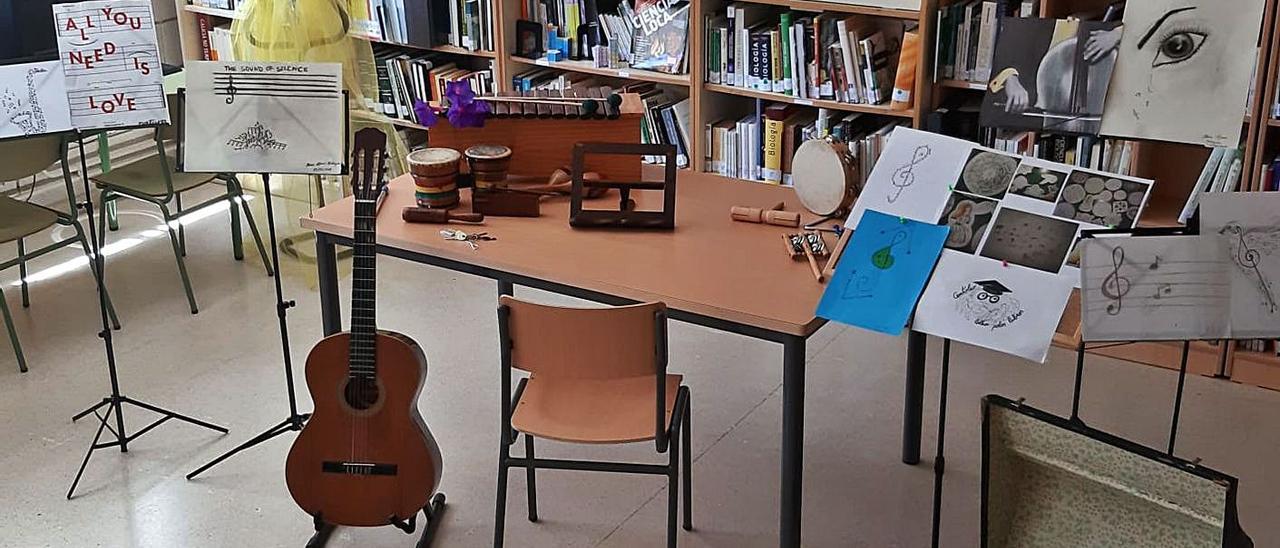 Uno de los salones de la biblioteca municipal de O Grove. | // FDV